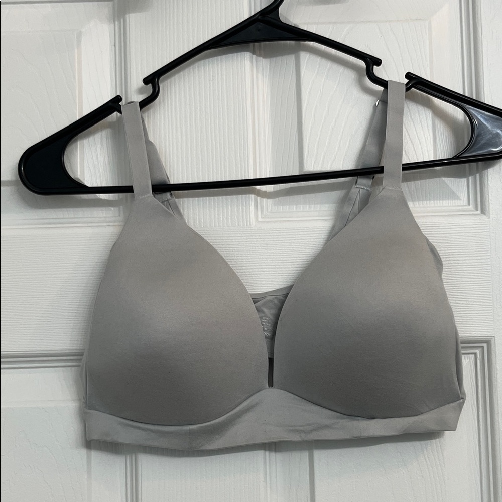 aerie Light Gray Wireless Molded-Cup Bra